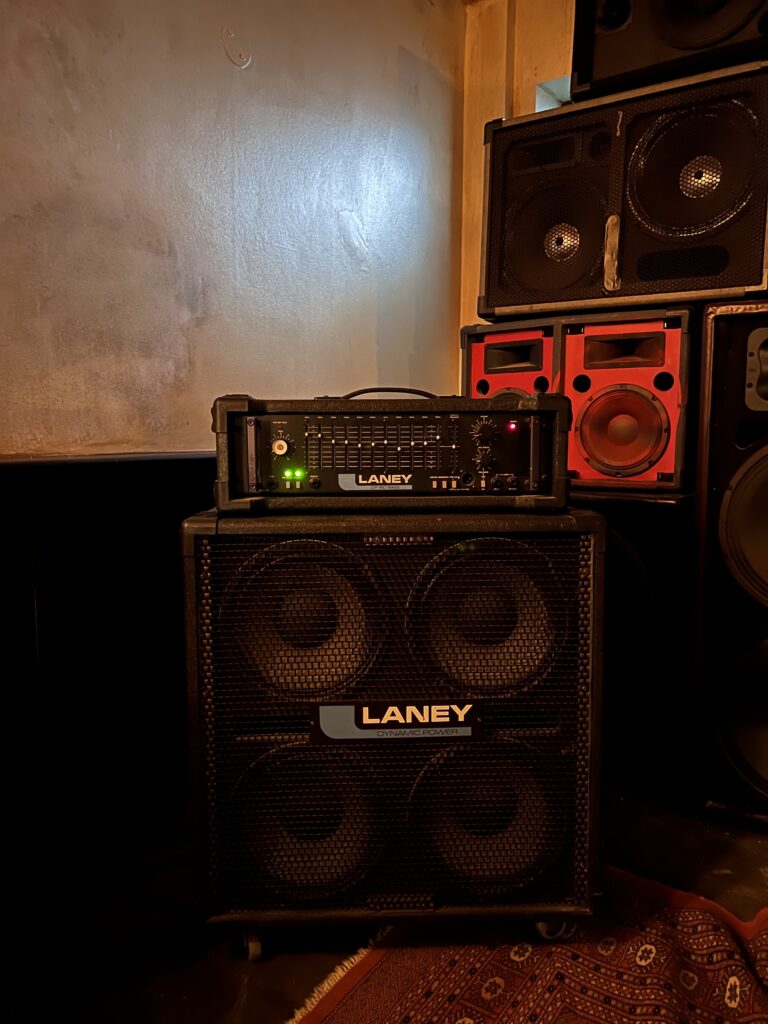 Laney DP150 and matched 4x10 cab in This Town BBC drama